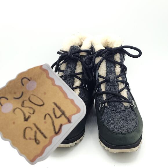 Sorel Sneakchic Alpine Winter Snow Boots LL5334-010 Black Grey women's size 7 - Picture 8 of 9